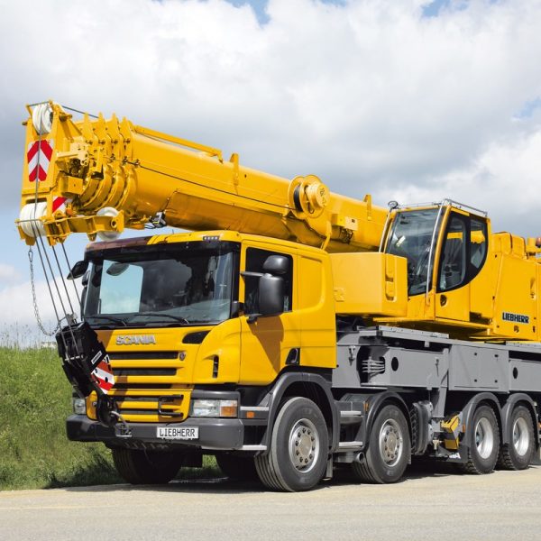 Truck mounted telescopic crane

Max. load capacity                    60 t
Telescopic boom                       40 m
Max. hoist height                      56 m
Max. radius                                48 m
Number of axles                        4