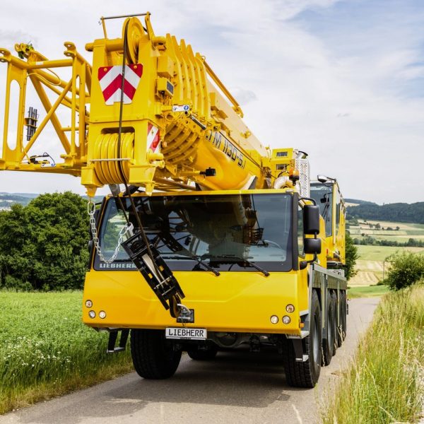 Mobile crane.

Max. load capacity               130 t
Telescopic boom                  60 m
Max. hoist height                 91 m
Max. radius                           72 m
Number of axles                   5