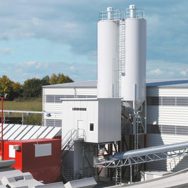 Horizontal mixing plant
Theoretical discharge output in compacted mixed concrete 60 m³/h
Mixer type                                                                                        RIM
Mixer size                                                                                         1.00 m³